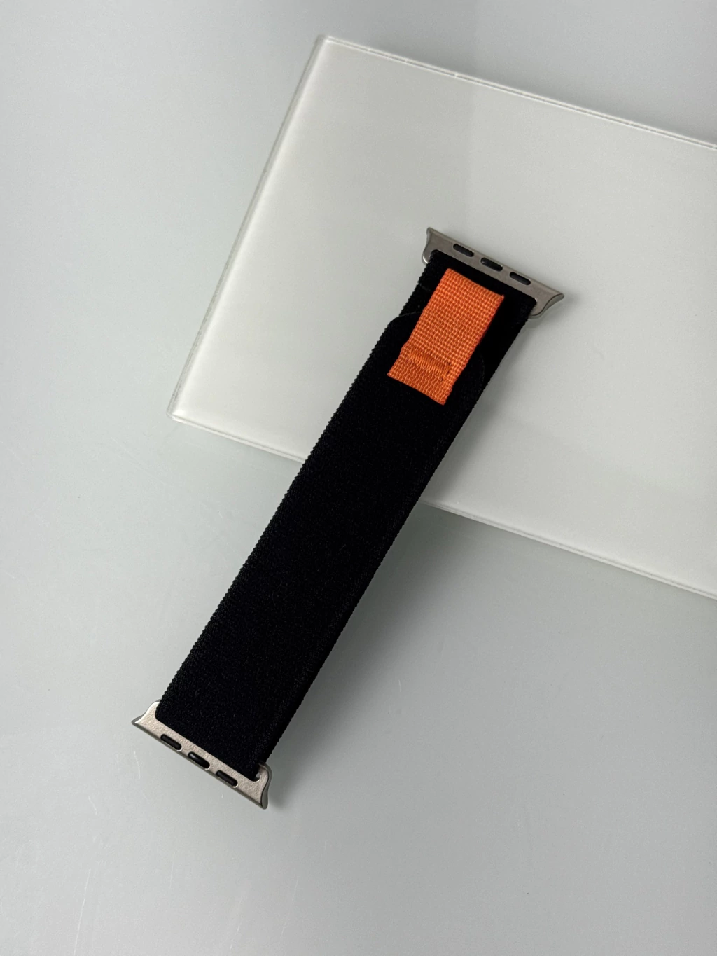 PULSEIRA ALPINISTA PRETO/LARANJA - Blumos Store